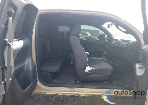 2017 Toyota Tacoma Sr5 V6 z USA, uszkodzony, nr VIN 5TFRZ5CN0HX039014